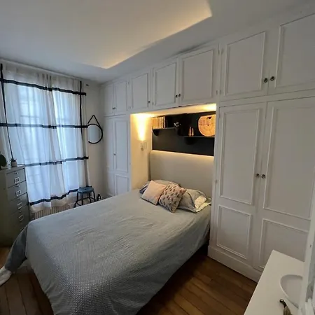 Deux Pieces Au Coeur Du 18 Eme Appartamento Parigi
